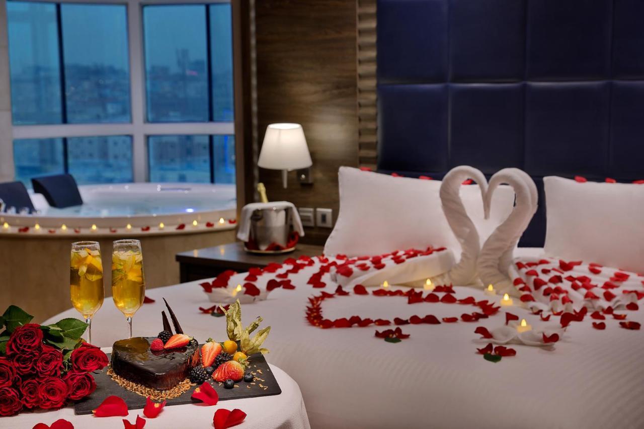 Voco Al Khobar By Ihg Hotel Екстериор снимка A honeymoon suite