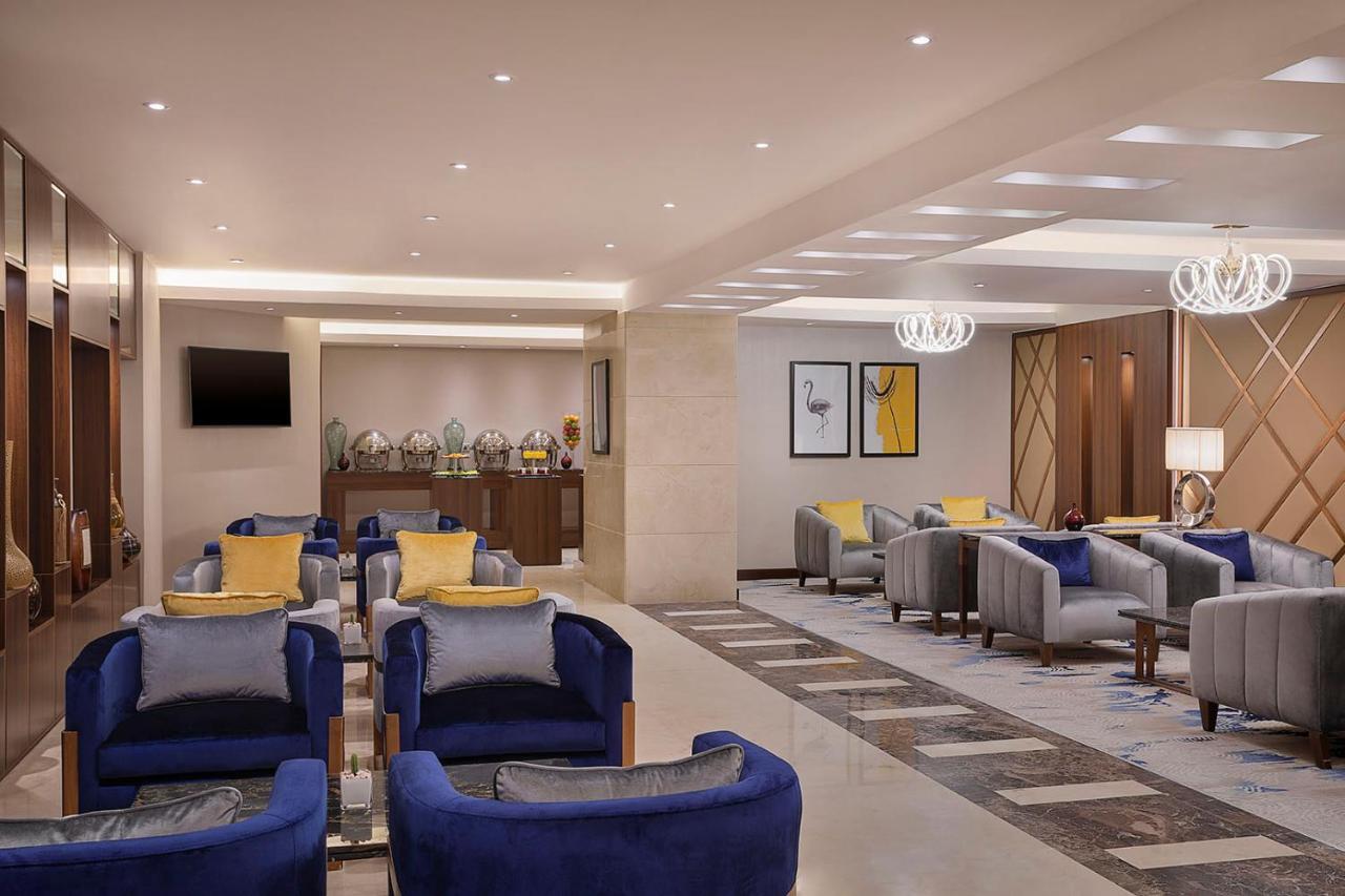 Voco Al Khobar By Ihg Hotel Екстериор снимка The lounge at the airport