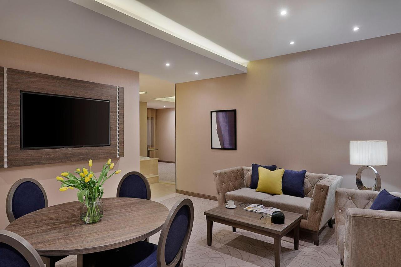 Voco Al Khobar By Ihg Hotel Екстериор снимка A suite at the hotel